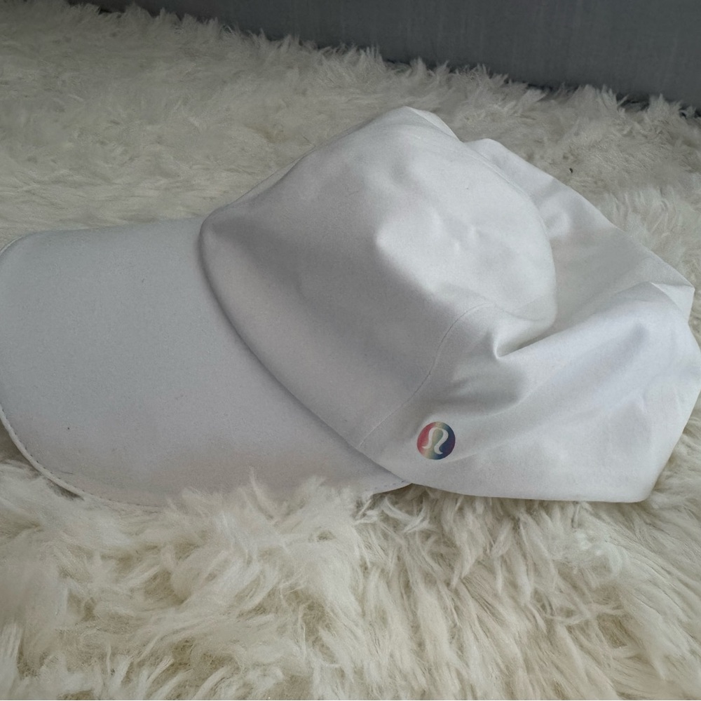 Lululemon Fast and Free Running Hat White NEW WITH TAGS